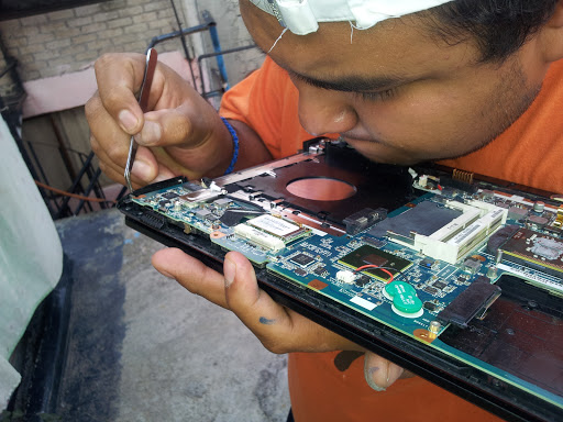 CENTRO DE INSTALACIÓN Y REPARACIÓN DE EQUIPO DE COMPUTO Y ELECTRÓNICO MHRC