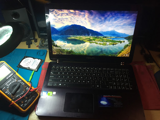 REPARACIÓN A COMPUTADORAS Y CELULARES (con servicio a domicilio)