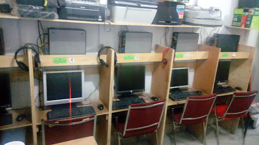 Tecno Zona, Reparaciones Cel, PC, Consolas, Impresiones, copias,