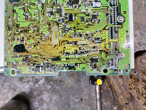Reparación y programación de computadoras automotriz.