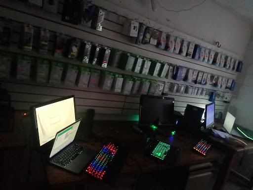 Taller de reparación de computadoras celulares y tabletas