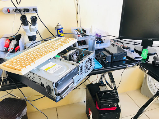 Reparación de Celulares y Computadoras Caucel Animaya